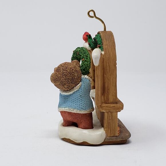 1996 Hallmark Welcome Sign Handcrafted Keepsake Holiday Christmas Ornament. - Picture 6 of 6